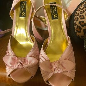 Pin up culture heels